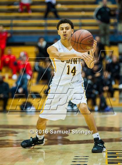 Thumbnail 2 in Bishop O'Dowd vs. Whitney Young (Oakland Legends Classic) photogallery.