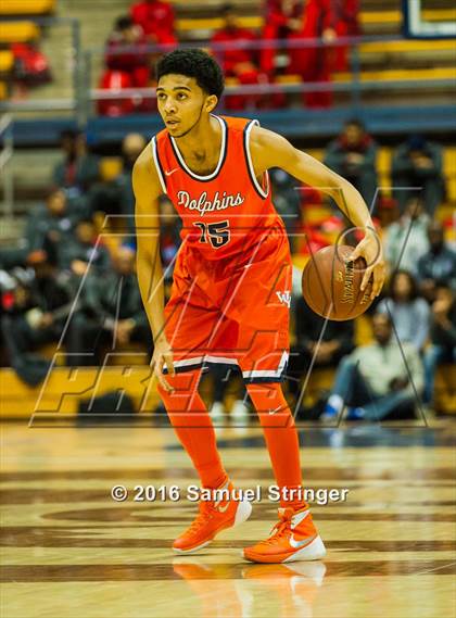 Thumbnail 2 in Bishop O'Dowd vs. Whitney Young (Oakland Legends Classic) photogallery.