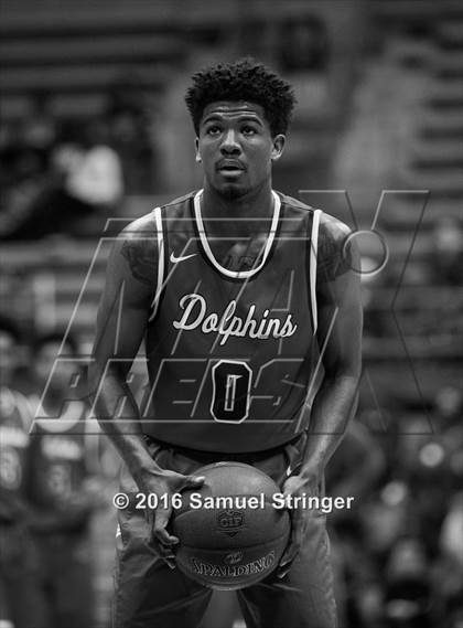 Thumbnail 1 in Bishop O'Dowd vs. Whitney Young (Oakland Legends Classic) photogallery.