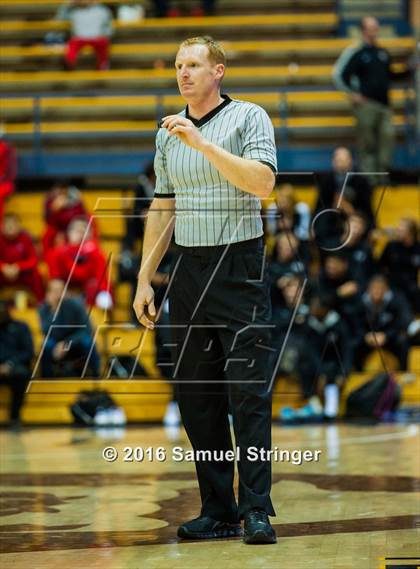 Thumbnail 3 in Bishop O'Dowd vs. Whitney Young (Oakland Legends Classic) photogallery.