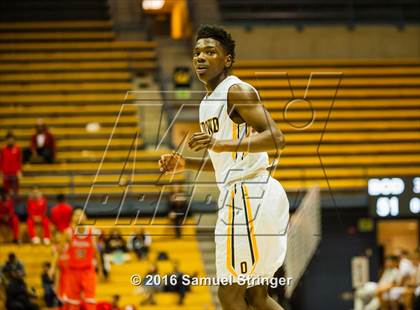 Thumbnail 2 in Bishop O'Dowd vs. Whitney Young (Oakland Legends Classic) photogallery.