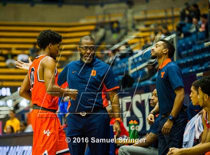 Thumbnail 3 in Bishop O'Dowd vs. Whitney Young (Oakland Legends Classic) photogallery.