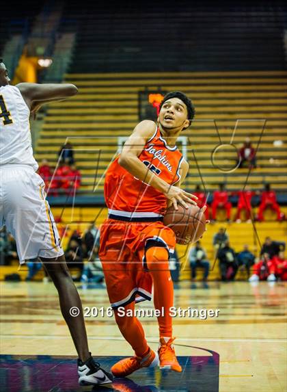 Thumbnail 2 in Bishop O'Dowd vs. Whitney Young (Oakland Legends Classic) photogallery.