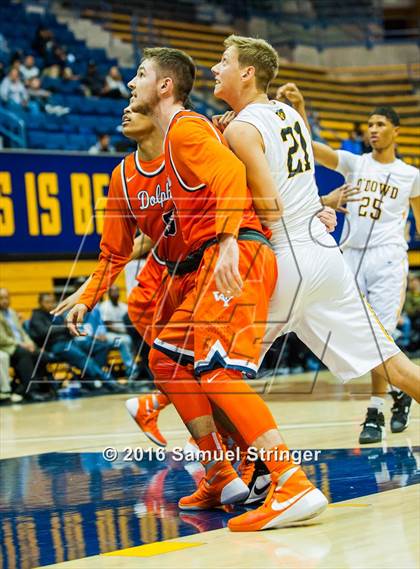 Thumbnail 2 in Bishop O'Dowd vs. Whitney Young (Oakland Legends Classic) photogallery.