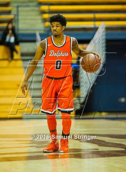 Thumbnail 3 in Bishop O'Dowd vs. Whitney Young (Oakland Legends Classic) photogallery.