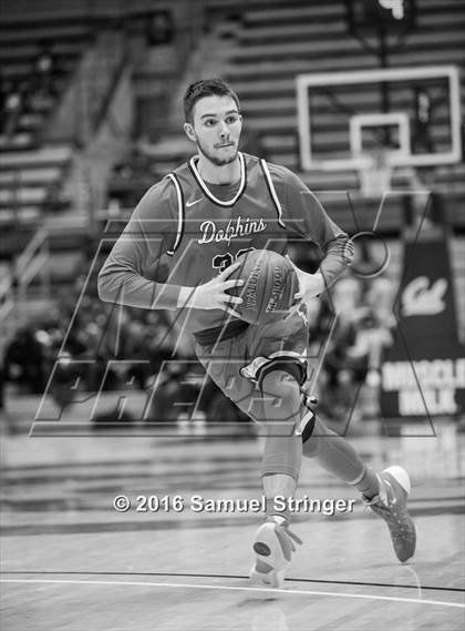 Thumbnail 1 in Bishop O'Dowd vs. Whitney Young (Oakland Legends Classic) photogallery.