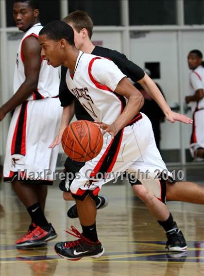 Thumbnail 2 in Harvard-Westlake vs. Centennial (CIF SS Playoffs) photogallery.