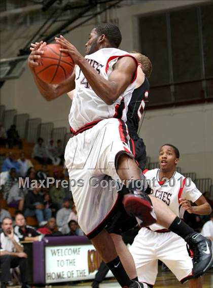 Thumbnail 2 in Harvard-Westlake vs. Centennial (CIF SS Playoffs) photogallery.