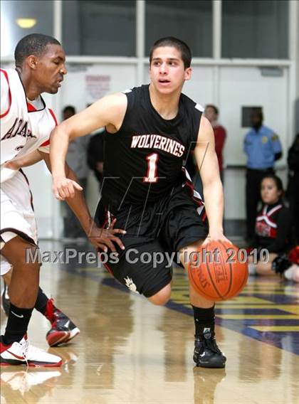 Thumbnail 2 in Harvard-Westlake vs. Centennial (CIF SS Playoffs) photogallery.