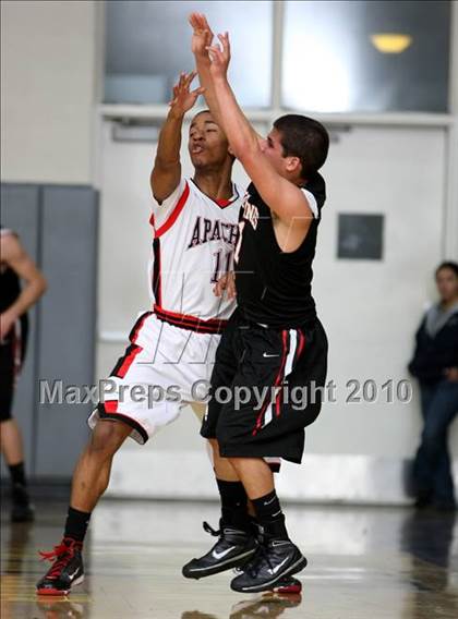 Thumbnail 3 in Harvard-Westlake vs. Centennial (CIF SS Playoffs) photogallery.