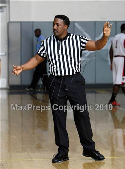 Thumbnail 2 in Harvard-Westlake vs. Centennial (CIF SS Playoffs) photogallery.