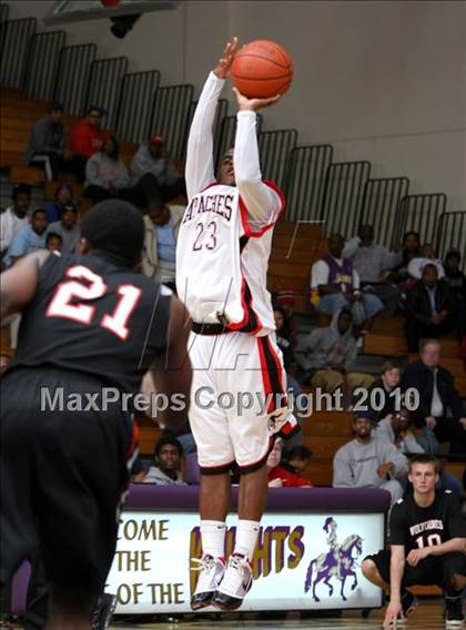 Thumbnail 2 in Harvard-Westlake vs. Centennial (CIF SS Playoffs) photogallery.