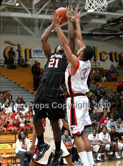 Thumbnail 2 in Harvard-Westlake vs. Centennial (CIF SS Playoffs) photogallery.
