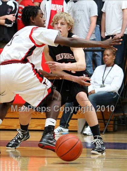 Thumbnail 2 in Harvard-Westlake vs. Centennial (CIF SS Playoffs) photogallery.