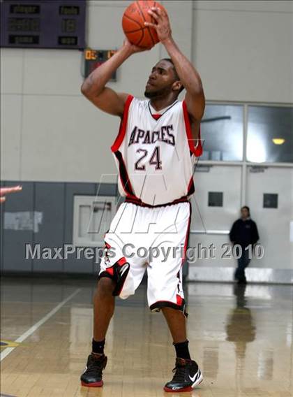 Thumbnail 2 in Harvard-Westlake vs. Centennial (CIF SS Playoffs) photogallery.