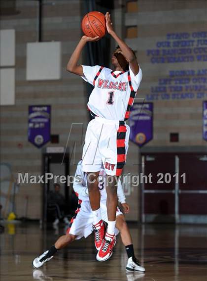Thumbnail 3 in Redlands East Valley vs. Lakeside (Inland Empire Classic) photogallery.