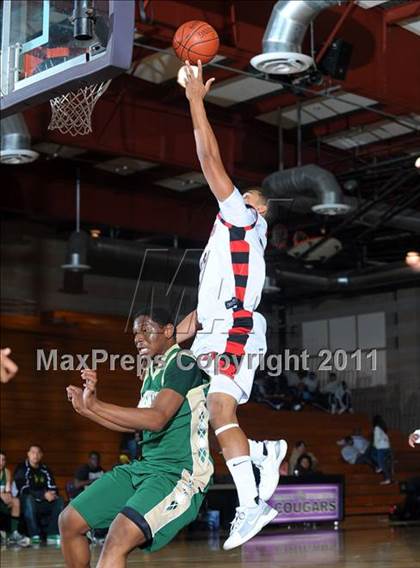 Thumbnail 3 in Redlands East Valley vs. Lakeside (Inland Empire Classic) photogallery.