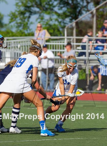 Thumbnail 2 in Darien vs Wilton (FCIAC Final) photogallery.