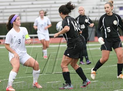 Thumbnail 2 in Serra Catholic vs Shady Side Academy (WPIAL Playoff) photogallery.