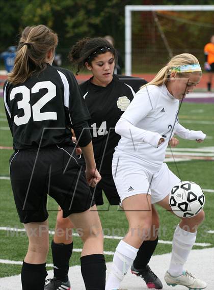 Thumbnail 1 in Serra Catholic vs Shady Side Academy (WPIAL Playoff) photogallery.