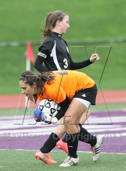 Thumbnail 3 in Serra Catholic vs Shady Side Academy (WPIAL Playoff) photogallery.