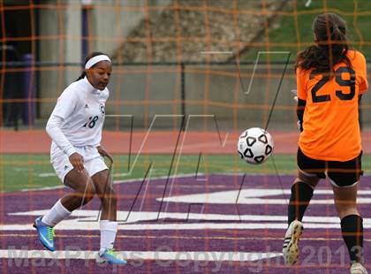 Thumbnail 1 in Serra Catholic vs Shady Side Academy (WPIAL Playoff) photogallery.