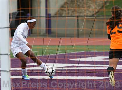 Thumbnail 3 in Serra Catholic vs Shady Side Academy (WPIAL Playoff) photogallery.