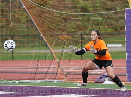 Thumbnail 3 in Serra Catholic vs Shady Side Academy (WPIAL Playoff) photogallery.