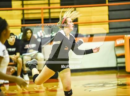 Thumbnail 2 in Horn @ Rockwall photogallery.