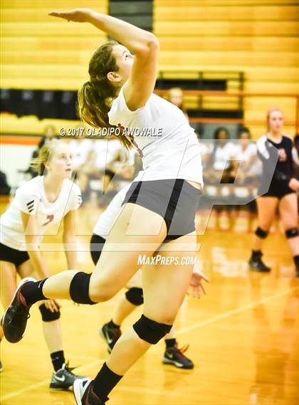 Thumbnail 3 in Horn @ Rockwall photogallery.