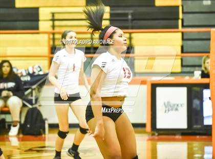 Thumbnail 3 in Horn @ Rockwall photogallery.