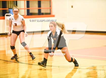 Thumbnail 3 in Horn @ Rockwall photogallery.