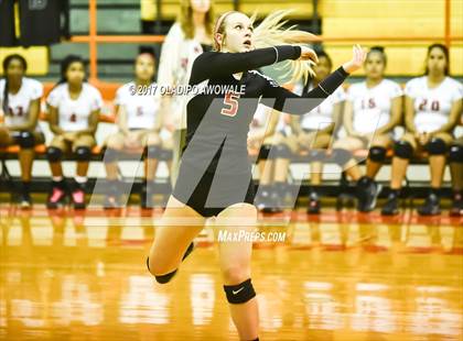 Thumbnail 2 in Horn @ Rockwall photogallery.