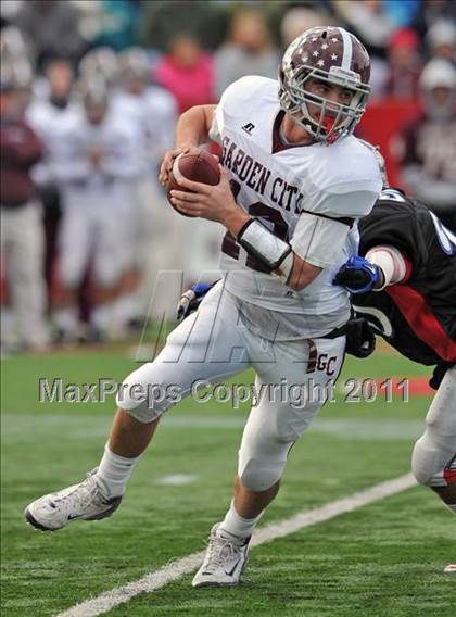 Thumbnail 2 in Garden City vs. Bellport (Long Island Class II Final) photogallery.