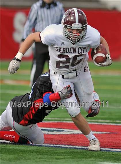 Thumbnail 2 in Garden City vs. Bellport (Long Island Class II Final) photogallery.