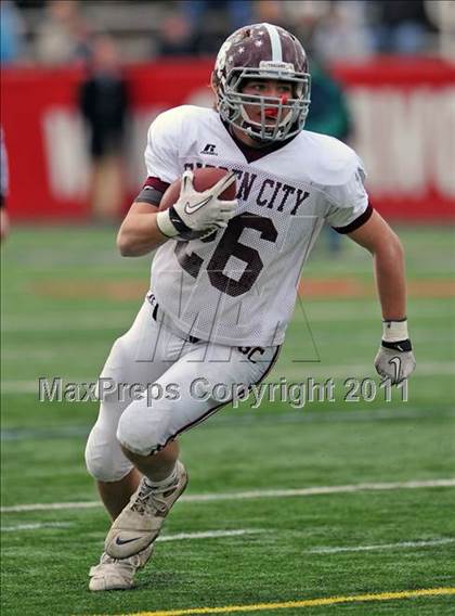 Thumbnail 2 in Garden City vs. Bellport (Long Island Class II Final) photogallery.