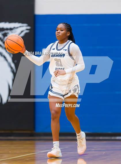 Thumbnail 3 in North Lincoln vs. Hickory Ridge (Phenom Lakesgiving) photogallery.