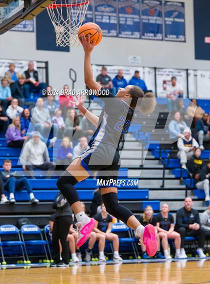 Thumbnail 1 in North Lincoln vs. Hickory Ridge (Phenom Lakesgiving) photogallery.