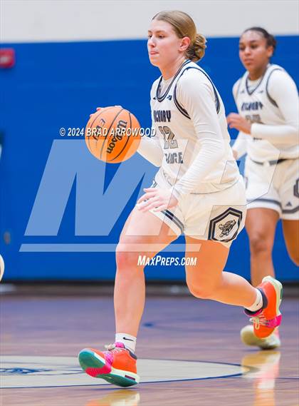 Thumbnail 2 in North Lincoln vs. Hickory Ridge (Phenom Lakesgiving) photogallery.