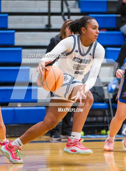 Thumbnail 1 in North Lincoln vs. Hickory Ridge (Phenom Lakesgiving) photogallery.