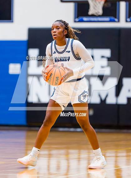 Thumbnail 3 in North Lincoln vs. Hickory Ridge (Phenom Lakesgiving) photogallery.
