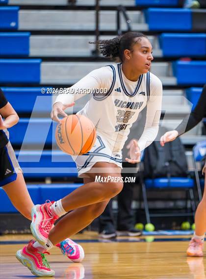 Thumbnail 3 in North Lincoln vs. Hickory Ridge (Phenom Lakesgiving) photogallery.