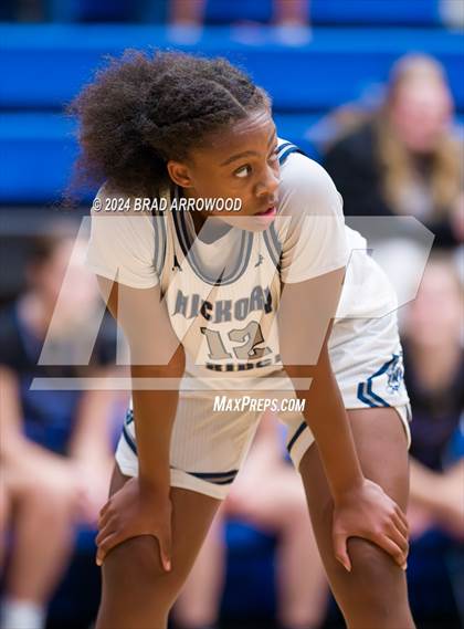 Thumbnail 3 in North Lincoln vs. Hickory Ridge (Phenom Lakesgiving) photogallery.