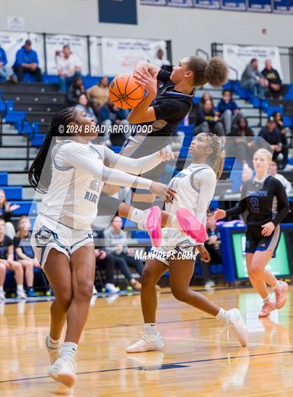 Thumbnail 3 in North Lincoln vs. Hickory Ridge (Phenom Lakesgiving) photogallery.
