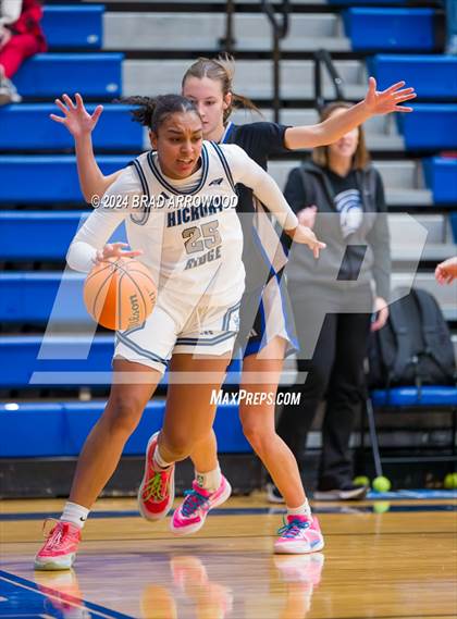 Thumbnail 2 in North Lincoln vs. Hickory Ridge (Phenom Lakesgiving) photogallery.