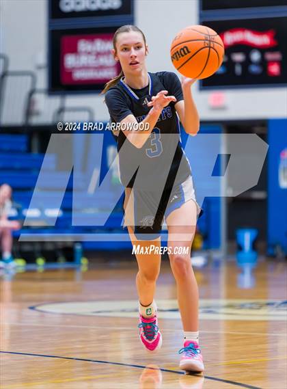 Thumbnail 3 in North Lincoln vs. Hickory Ridge (Phenom Lakesgiving) photogallery.