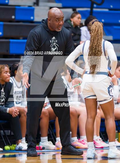 Thumbnail 2 in North Lincoln vs. Hickory Ridge (Phenom Lakesgiving) photogallery.