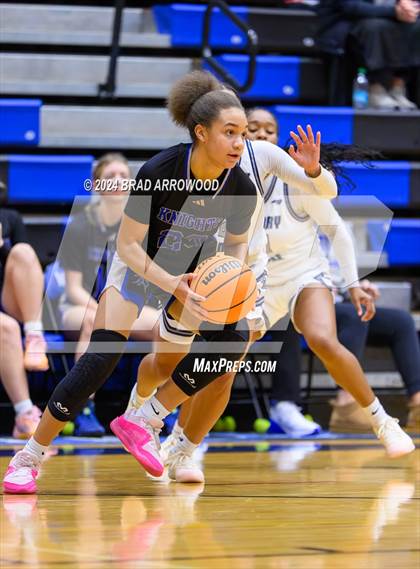 Thumbnail 1 in North Lincoln vs. Hickory Ridge (Phenom Lakesgiving) photogallery.