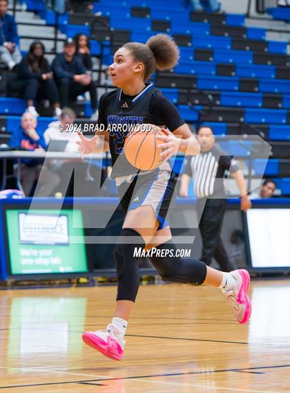 Thumbnail 1 in North Lincoln vs. Hickory Ridge (Phenom Lakesgiving) photogallery.