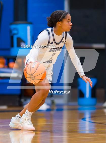 Thumbnail 2 in North Lincoln vs. Hickory Ridge (Phenom Lakesgiving) photogallery.